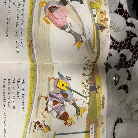 Vintage Golden Book Read and Hear Book/Vinyl Chicken Little The Little Red Hen - Picture 4 of 8